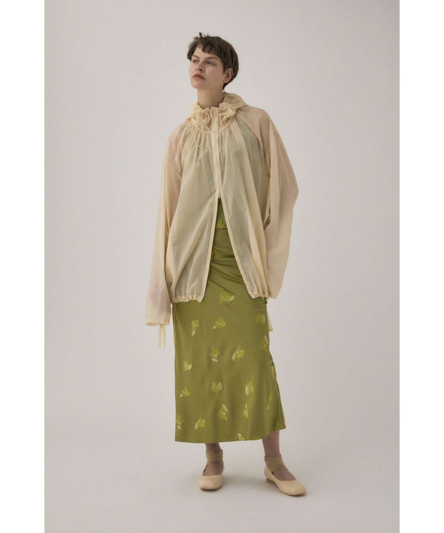 リサイクルポリエステルサテン生地刺繍サテンスカート